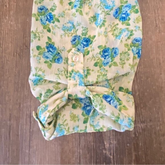 Bobbie Brooks lightweight sheer floral blouse with 3/4 sleeves. Women's size 2X - Picture 5 of 8